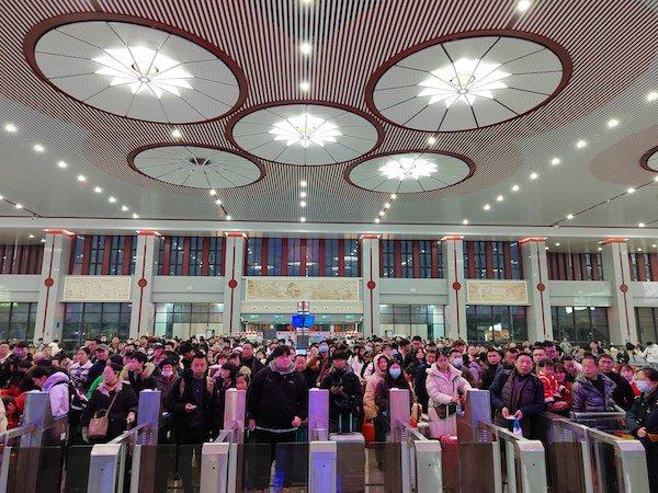 2024年春运收官 重庆发送旅客2989.73万人次