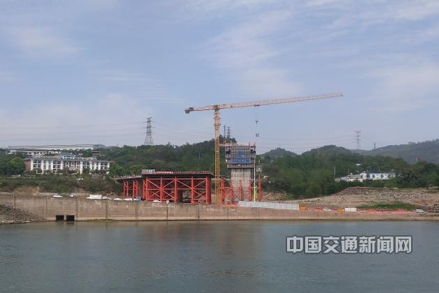 渝湘复线高速公路水江枢纽互通工程占道施工