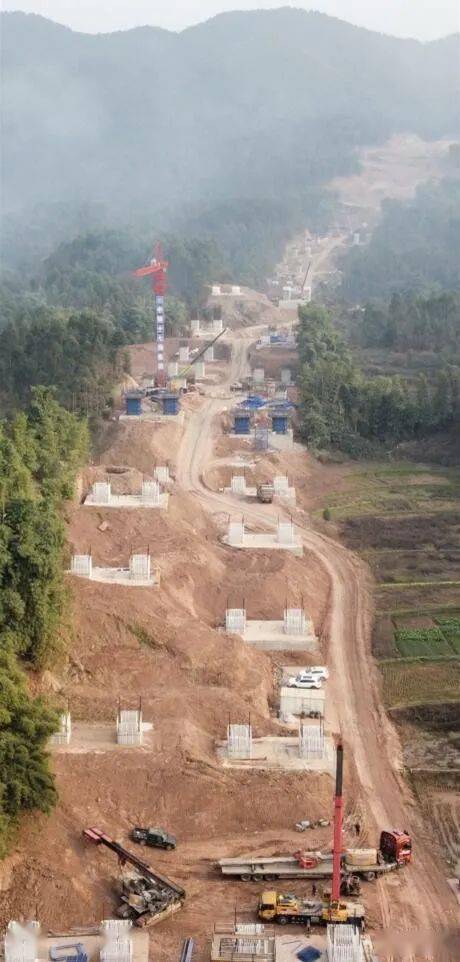 渝湘复线高速公路水江枢纽互通工程占道施工
