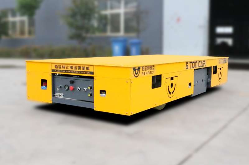 科达制造:公司研发的RGV及AGV搬运机器人能高效完成物料自动存取等