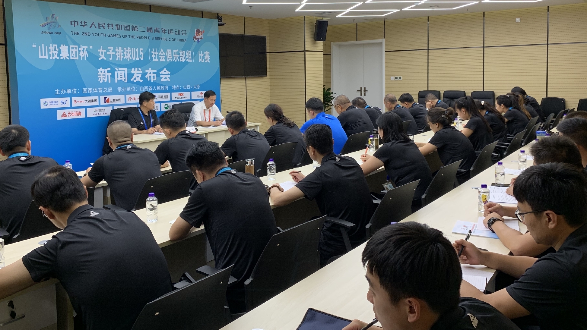 川环科技：随着市场对公司管路系列产品需求的持续增长及业务规模的稳步扩大，公司员工有所增加