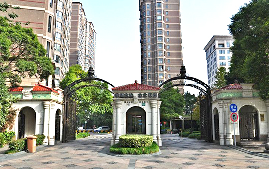 华丽家族:上述资金主要用于公司房地产主营业务的经营使用