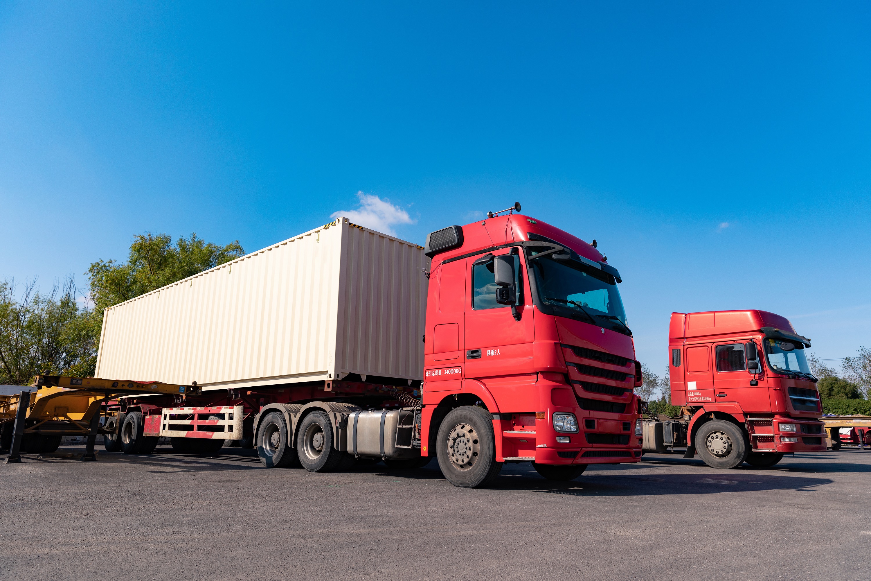 远东传动：公司主营产品万向节、传动轴广泛应用于商用车、乘用车等领域