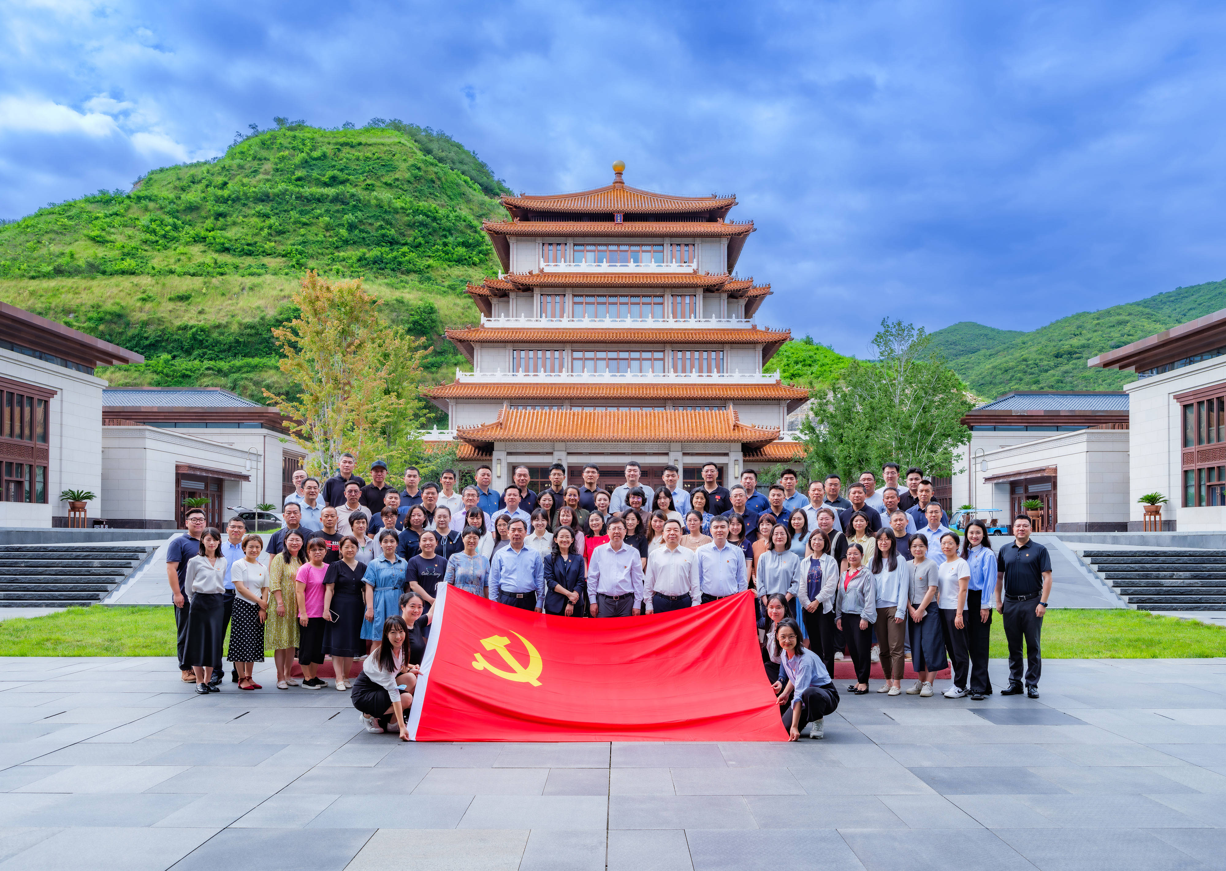 中青旅:公司加入中国低空经济联盟旨在参与推动文旅低空飞行经济相关标准和场景搭建