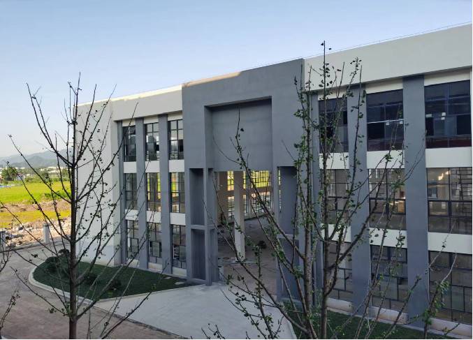 金洲管道：公司专业从事焊接钢管产品研发、制造及销售的国家高新技术企业