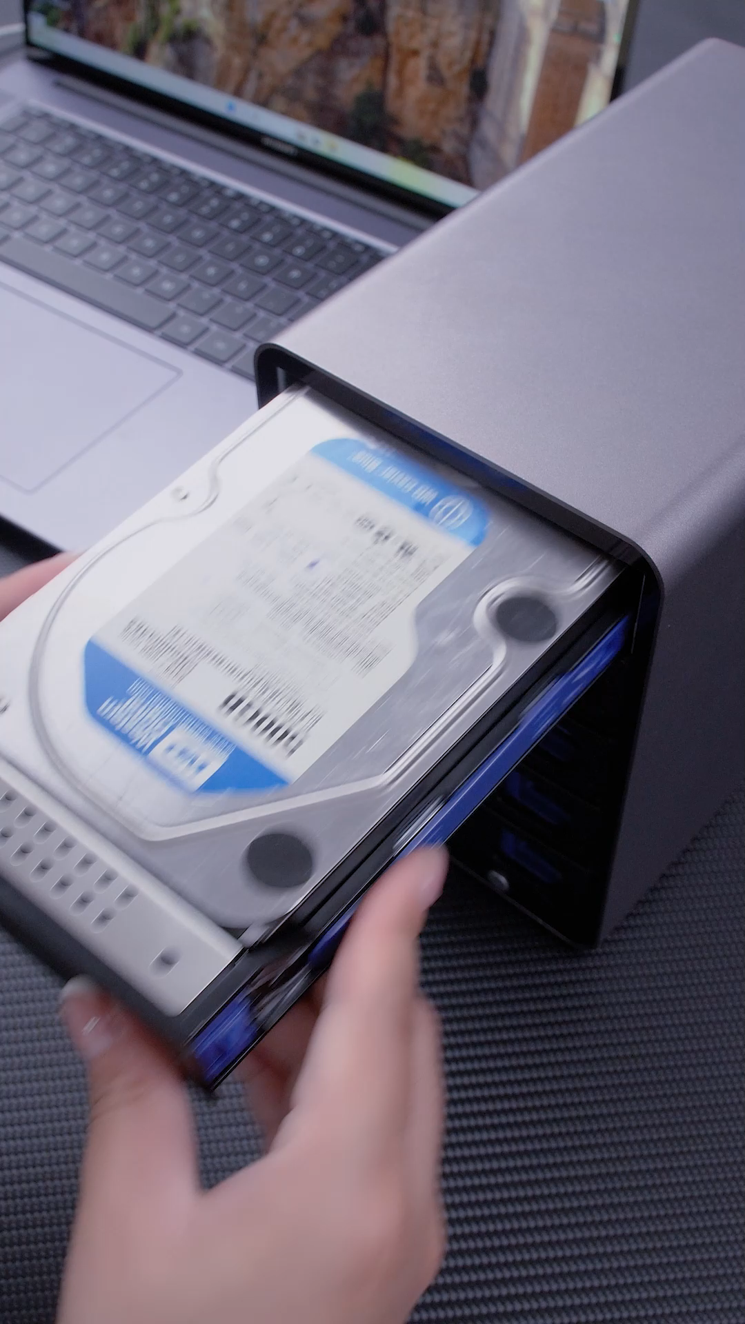 易华录：公司构建存算一体、智能分级存储解决方案，推动数据高效绿色存储