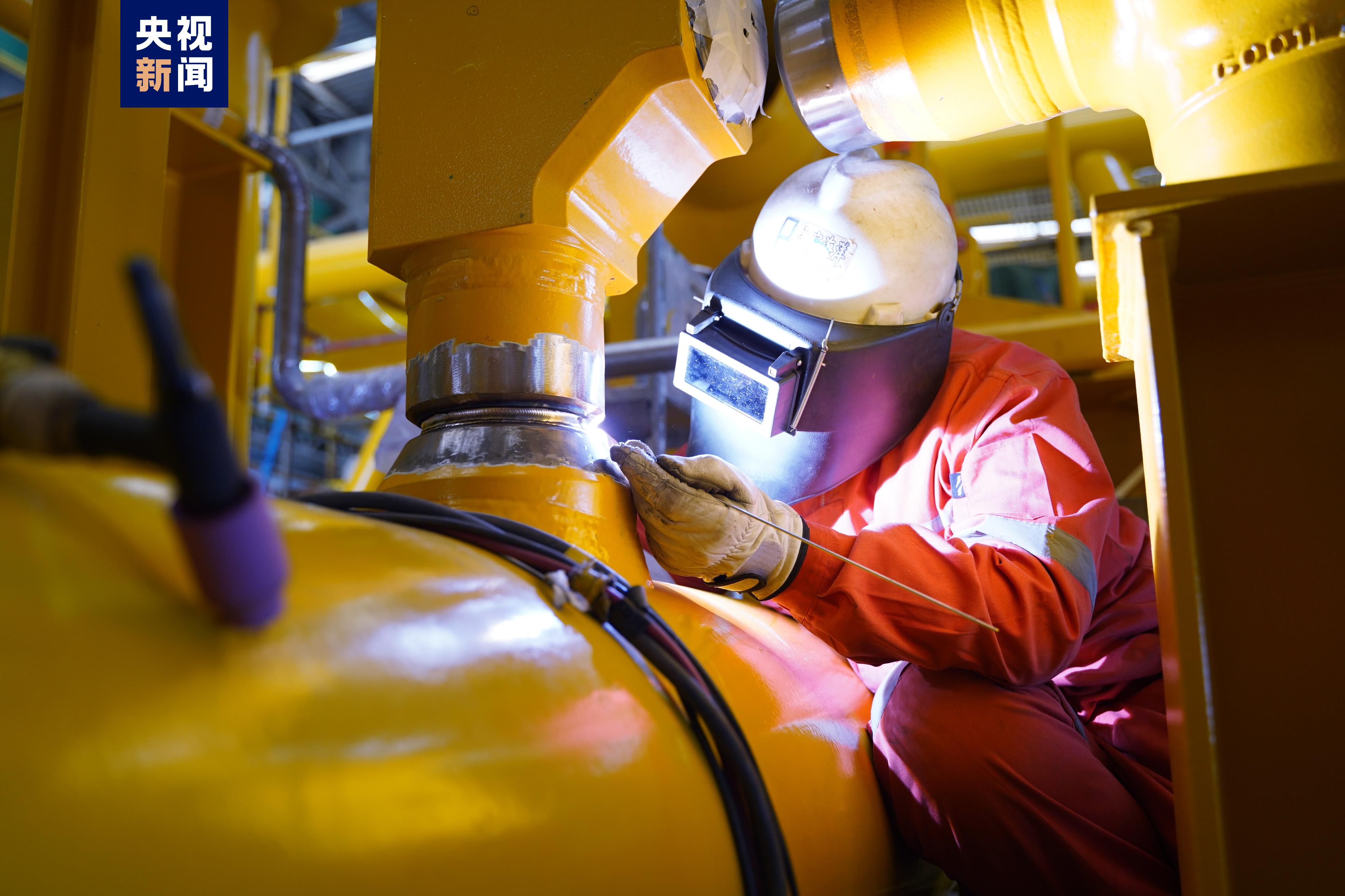 海油发展:深水油气田开发技术服务