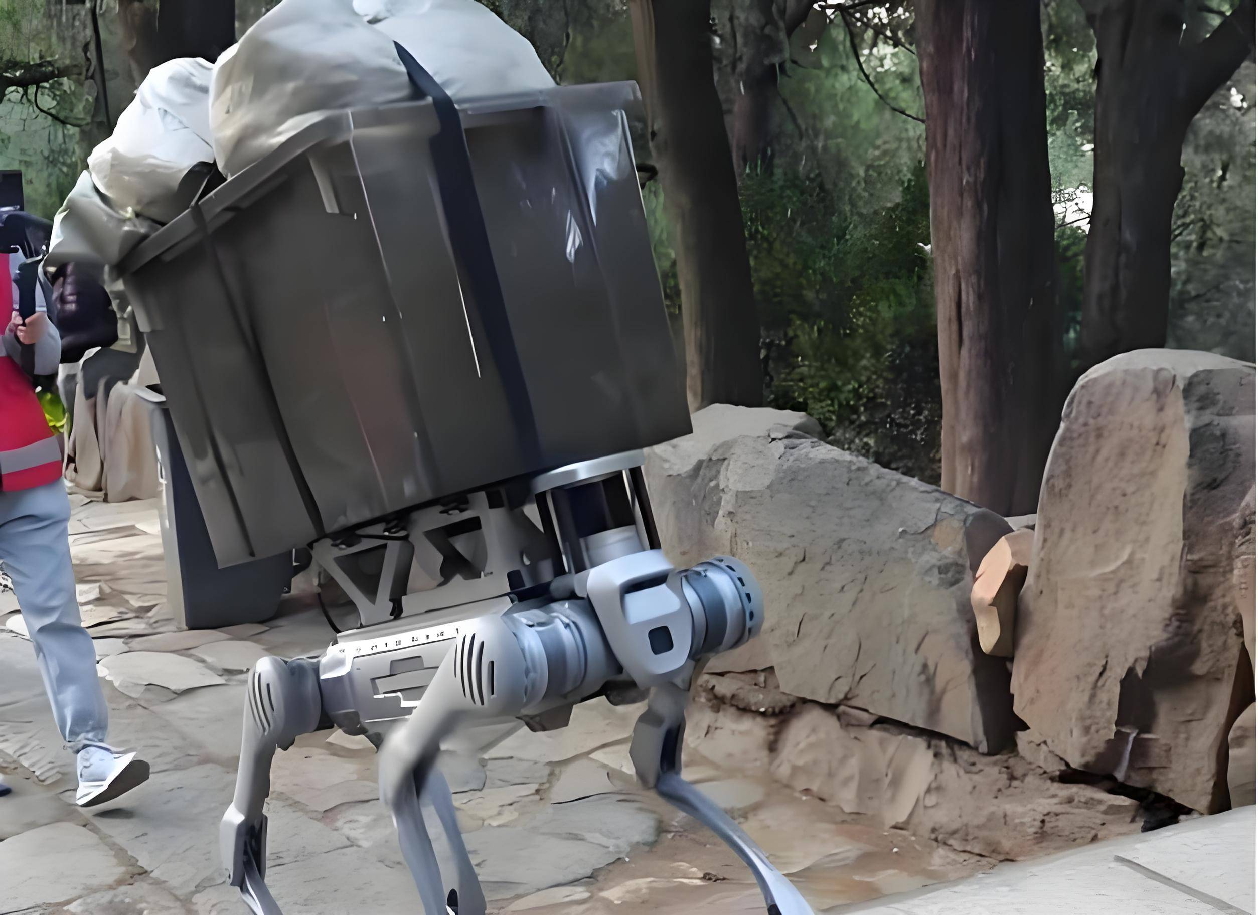 精锻科技：格蓝若机器人研制多种形态机器人及四足机器狗