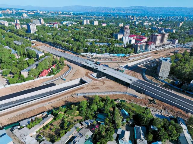 新疆交建:承接塔吉克斯坦道路改造项目已完工