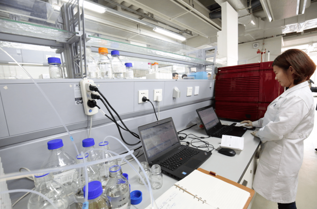 百诚医药:销售费用较低主要系公司所从事的业务为研发驱动型