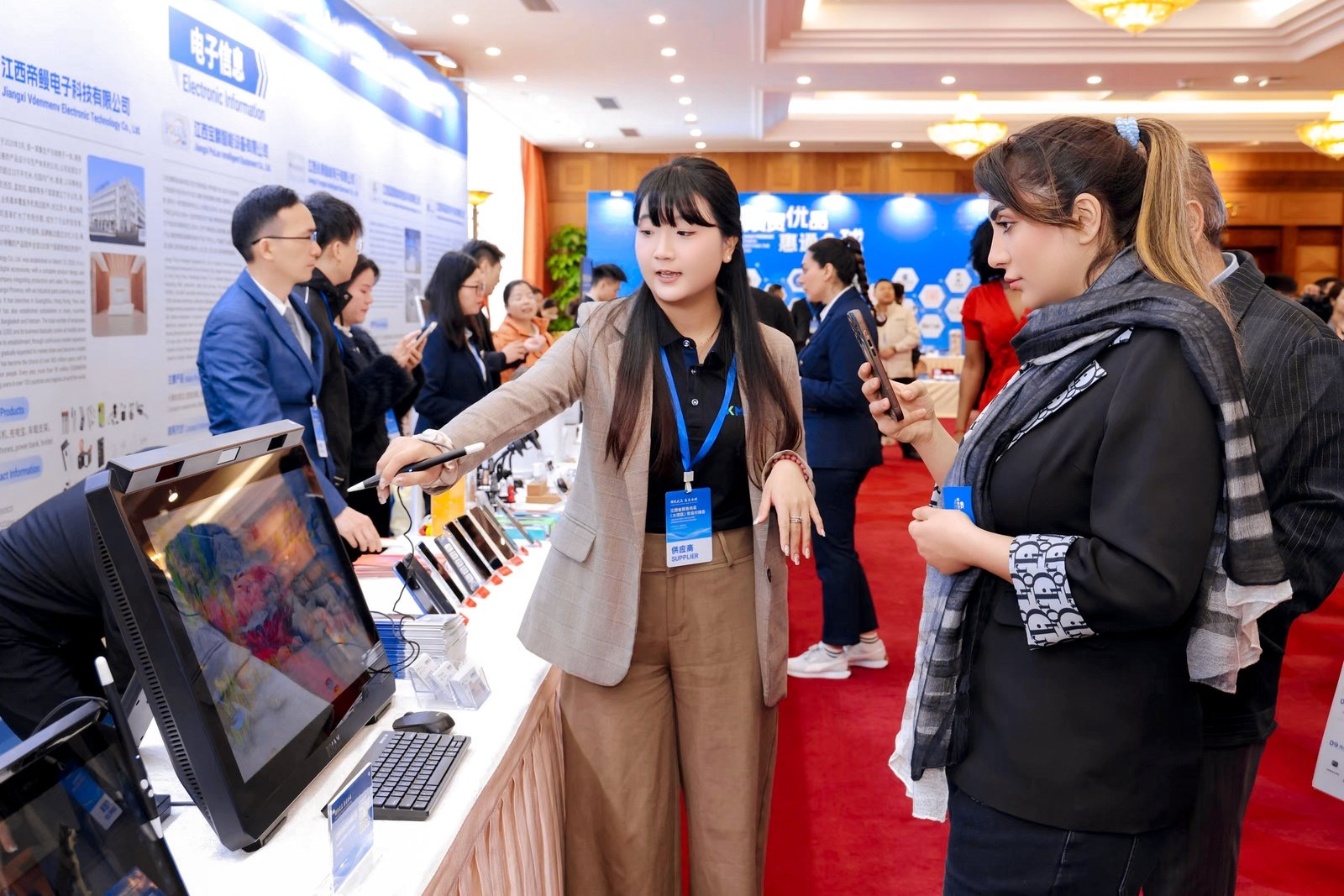 海伦哲：全资子公司暂未取得大湾区新增订单