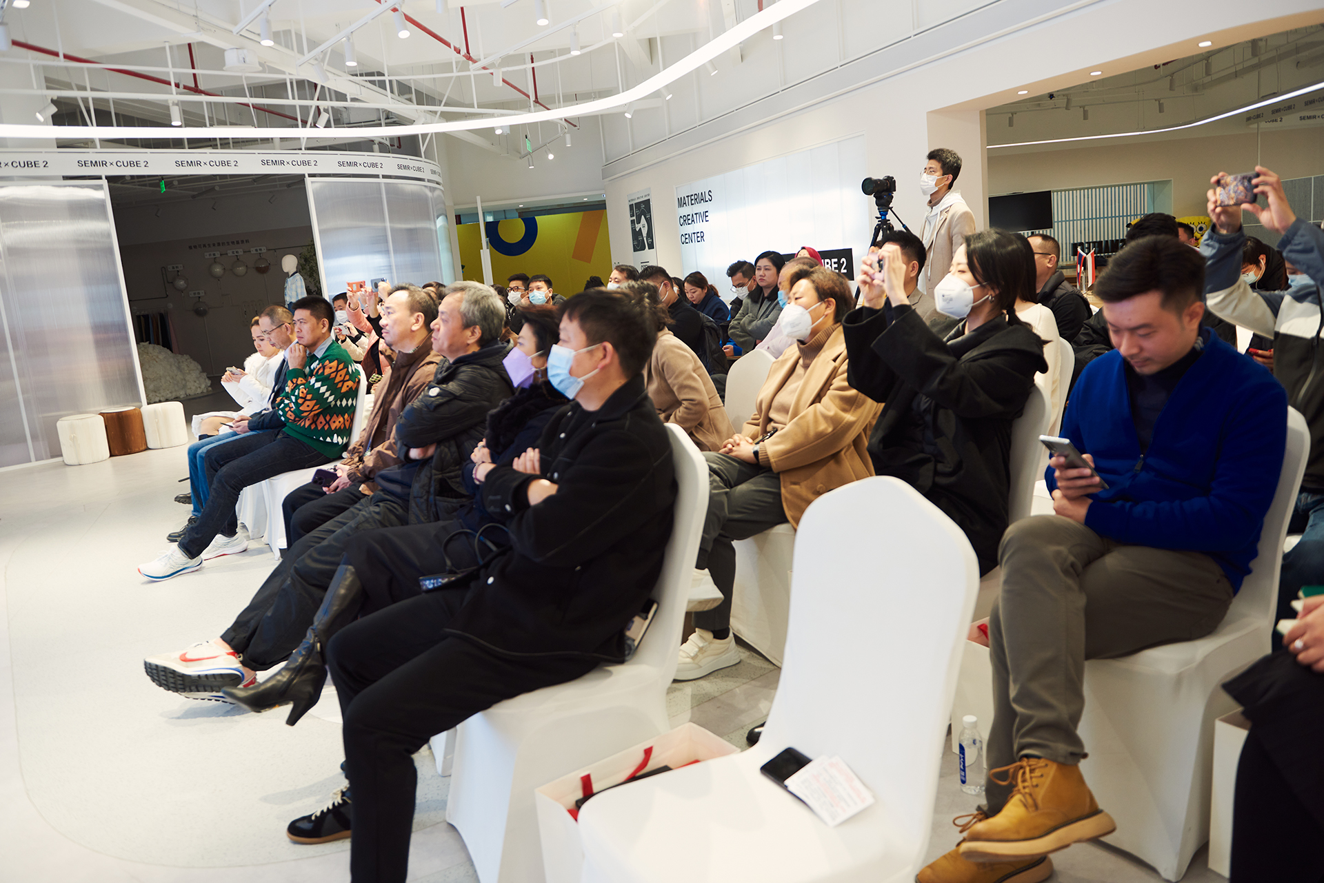 森马服饰：在海南等地开设实体零售门店