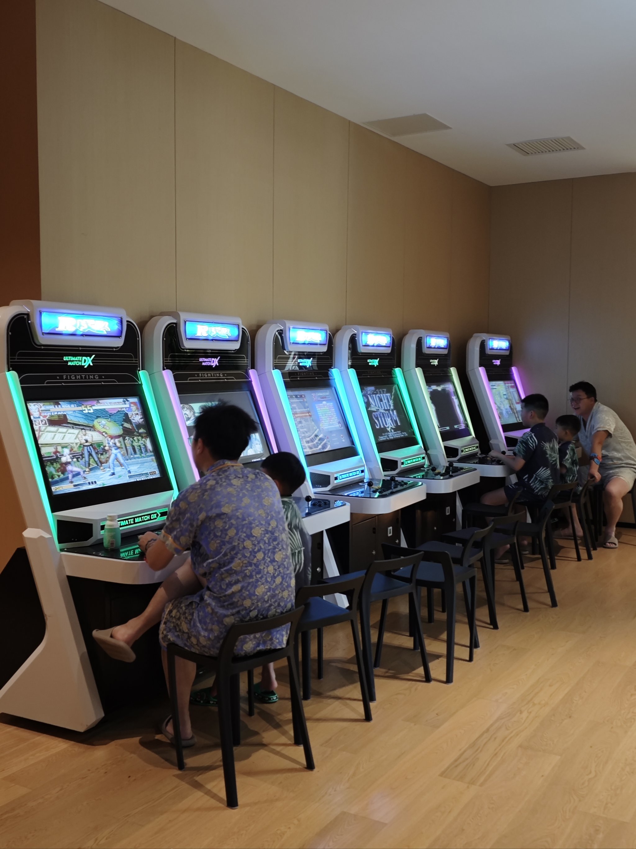 康冠科技：布局办公教育医疗娱乐场景