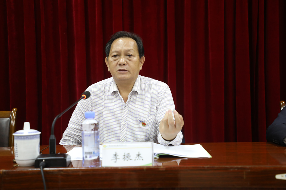 广农糖业：公司领导人员薪酬由基本年薪、绩效年薪、任期激励收入构成